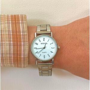 Y2K Silver Round Quartz Watch with Bold Numbers Unisex 8.5" New